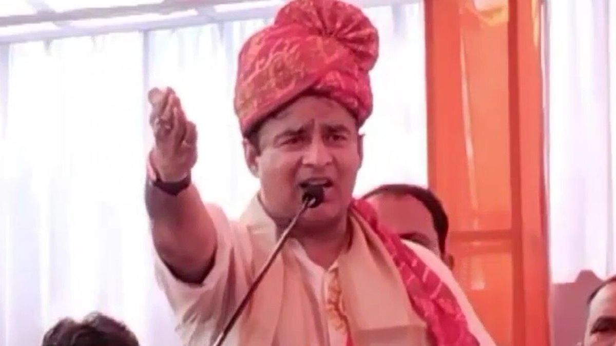 "बुर्के की आड़ में होती हैं आतंकवादी घटनाएं"... मेरठ में BJP नेता संगीत सोम का विवादित बयान, कहा-बुर्के पर लगे बैन बीजेपी नेता संगीत सोम ने बुर्के को लेकर दिया विवादित बयान