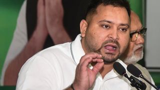 तेजस्वी यादव के ‘हर घर सरकारी नौकरी’ वाले वादे पर क्या है जनता की राय, Vote Vibe के ताजा सर्वे में सामने आए चौंकाने वाले आंकड़े NewsTak