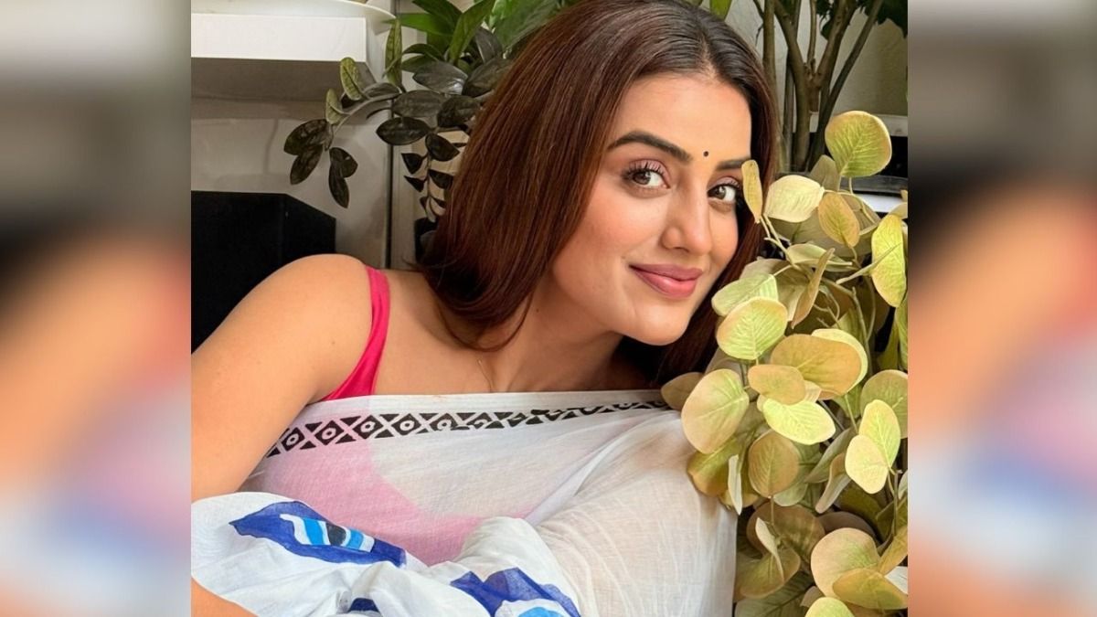 akshara singh supports jyoti singh, pawan singh wife karakat seat, bihar assembly election 2025, bhojpuri actress political news, khesari lal support jyoti singh