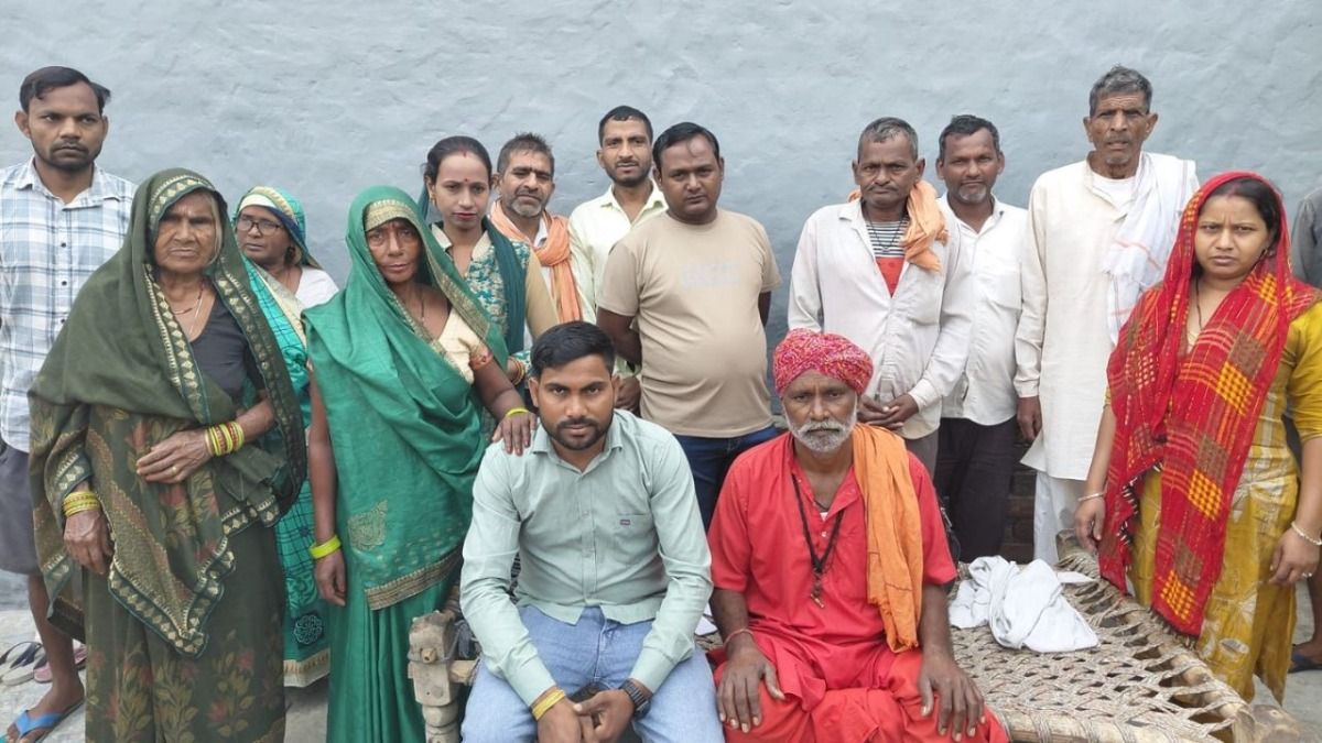 बुलंदशहर: 13 साल पहले सांप ने काटा था, मृत समझकर गंगा में बहाया, अब घर वापस लौटकर सबको किया हैरान!
