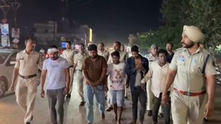 भिलाई के मॉल में गुंडागर्दी! फिल्म देखने आई महिला से छेड़छाड़, पुलिस पर भी किया जानलेवा हमला, 5 आरोपी गिरफ्तार NewsTak