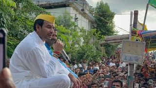 RJD के समर्थकों ने प्रचार करने पहुंचे तेज प्रताप को खदेड़ा, लगाए तेजस्वी जिंदाबाद के नारे!  NewsTak