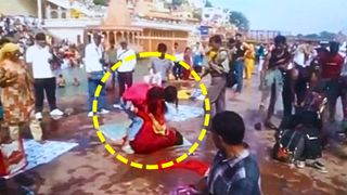 Haridwar: हर की पौड़ी में दो महिलाएं आपस में भिड़ी...मारपीट का वीडियो वायरल, अब पुलिस ने लिया ये एक्शन! NewsTak