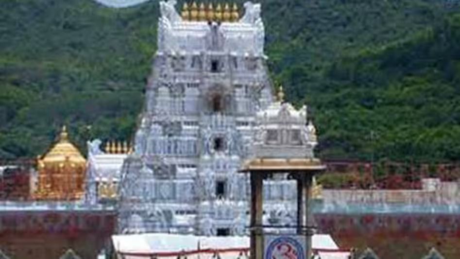 आंध्र प्रदेश के श्रीकाकुलम के वेंकटेश्वर स्वामी मंदिर में भगदड़, 9 श्रद्धालुओं की मौत, कई घायल