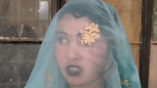 Instagram से हुई दोस्ती, फिर दिल हार बैठी 3 बच्चों की मां...कोर्ट में कहा- पति नहीं, प्रेमी संग रहना चाहती हूं! एटा का शॉकिंग मामला NewsTak