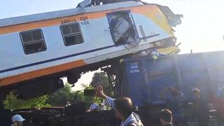 बड़ा रेल हादसा: छ्त्तीसगढ़ के बिलासपुर में मालगाड़ी और पैसेंजर ट्रेन में टक्कर, 6 की मौत, कई घायल  NewsTak