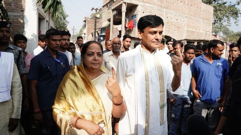 हाजीपुर में वोट डालने के बाद केंद्रीय मंत्री नित्यानंद राय ने तेज प्रताप की तारीफ कर तेजस्वी यादव को लेकर किया ये बड़ा दावा! Nityanand Rai statement