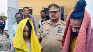 भाई की नौकरी छूटी, पिता का कारोबार हुआ ठप....नीले ड्रम वाली मुस्कान की करतूत से टूटा परिवार, उठाया ये बड़ा कदम! NewsTak