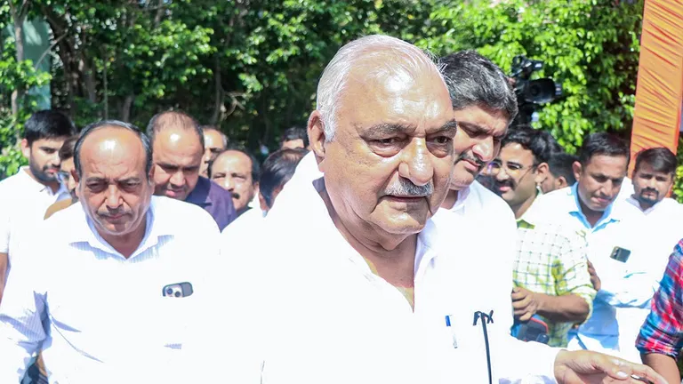 मानेसर लैंड स्कैम में हुड्डा की बढ़ी टेंशन! हाईकोर्ट ने पलटा दांव, अब CBI कोर्ट में होगा 'ट्रायल' NewsTak