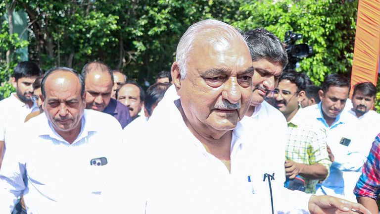 मानेसर लैंड स्कैम में हुड्डा की बढ़ी टेंशन! हाईकोर्ट ने पलटा दांव, अब CBI कोर्ट में होगा 'ट्रायल' NewsTak