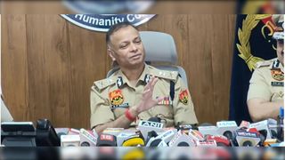 थार और बुलेट से चलते हैं बदमाश... हरियाणा के DGP ने क्यों दे दिया ऐसा बयान, जानें क्या है पूरा मामला NewsTak