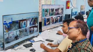 'आधी रात वैन की एंट्री, स्ट्रॉन्ग रूम में CCTV बंद'...RJD के इन आरोपों पर चुनाव आयोग ने दिया जवाब, जानें क्या कहा NewsTak