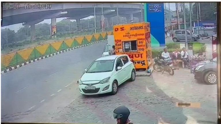 7 बार बिकी 'ब्लास्ट वाली कार' i20, पुलिस के हाथ लगा 29 अक्टूबर का वीडियो, 3 संदिग्धों की पहचान में जुटी एजेंसियां धमाके वाली कार का वीडियो वायरल