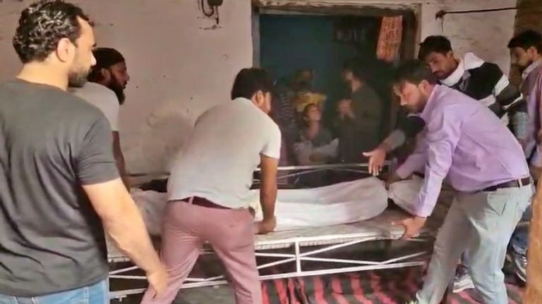 दिल्ली ब्लास्ट में मारे गए मोहसिन के अंतिम संस्कार को लेकर छिड़ा विवाद, दफनाने की जगह को लेकर मचा बवाल NewsTak