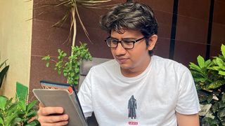 किसान परिवार में जन्में, गांव के स्कूल से की पढ़ाई...फिर 3 दोस्तों के साथ मिलकर खड़ी कर दी 70 हजार करोड़ की कंपनी NewsTak