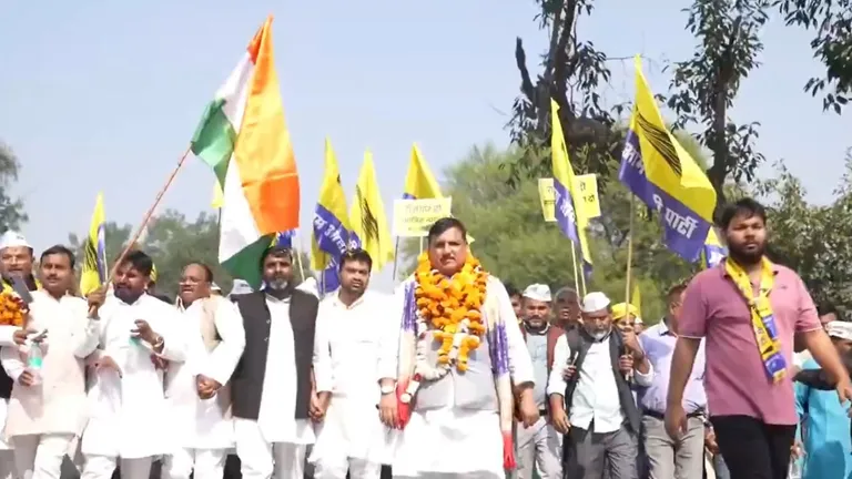 UP में बेरोजगारी और अन्याय के खिलाफ AAP की “रोजगार दो-सामाजिक न्याय दो” पदयात्रा में उमड़ा रहा जनसैलाब Sanjay Singh UP Padyatra