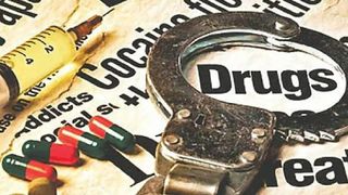 MP: भोपाल में एमडी ड्रग्स के साथ पकड़ी गई हाई-प्रोफाइल फैमिली की बेटी, ड्रग कनेक्शन में बॉयफ्रेंड और गोवा NewsTak