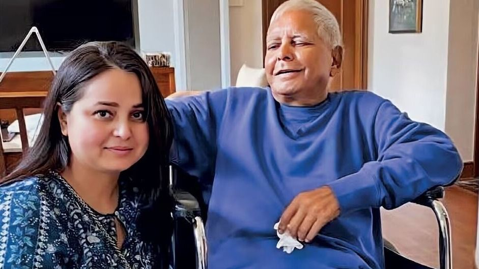 रोहिणी आचार्य ने किडनी को लेकर फिर खोला मोर्चा, खराब गले के साथ फोन पर खूब सुनाया, देखें वीडियो