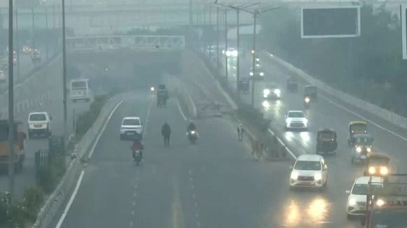 Delhi Weather Update: दिल्ली-NCR में सर्द हवाओं ने बढ़ाई ठिठुरन! जानिए आने वाले 2 से 3 दिनों में कैसा रहेगा मौसम 