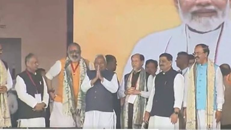 बिहार में नई सरकार का गठन, 10वीं बार CM बने नीतीश कुमार, ये 26 नेता भी ले रहे मंत्री पद की शपथ! NewsTak