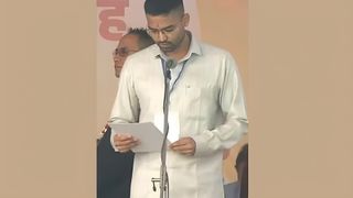 Minister Deepak Prakash: जीन्स-शर्ट में शपथ लेने वाले बिहार के नए मंत्री दीपक प्रकाश कौन हैं? क्यों हो रही चर्चा NewsTak