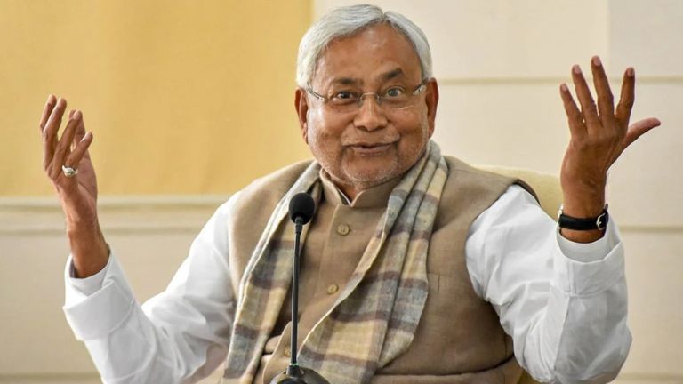 नई सरकार के गठन के बाद नीतीश कुमार की पहली कैबिनेट में 10 एजेंडों पर लगी मुहर, 1 करोड़ युवाओं को नौकरी पर सामने आई ये बात Bihar cabinet meeting