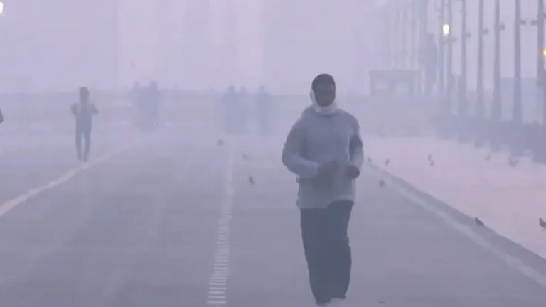 Delhi Weather Update: दिल्ली में लगातार बढ़ेगी ठंड, सुबह छाया रहेगा कोहरा, जानिए 26 नवंबर के मौसम का हाल Delhi Weather Update