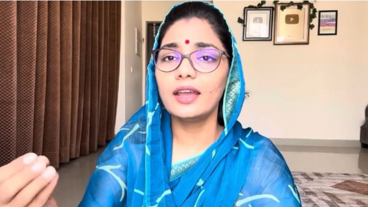 नेहा सिंह राठौर ने फरार और गिरफ्तारी मुद्दे पर खुद दिया जवाब, पीएम को घेरते हुए कहा-'...मैं देश में तानाशाही नहीं आने दूंगी' Neha Singh Rathore controversy