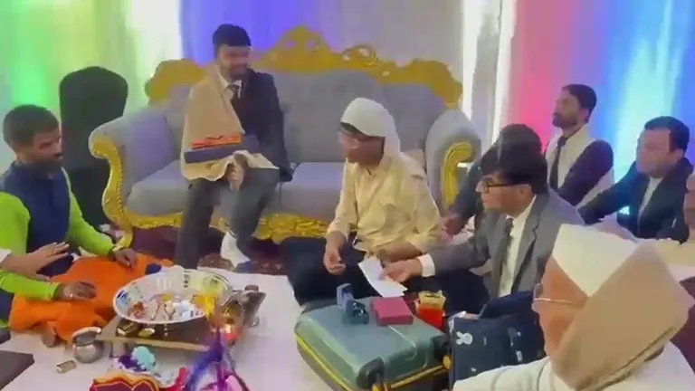 बागपत के रक्षित को तिलक में मिले थे 21 लाख, रस्मों के बीच दूल्हे ने उन पैसों से किया ऐसा काम, सब रह गए हैरान NewsTak