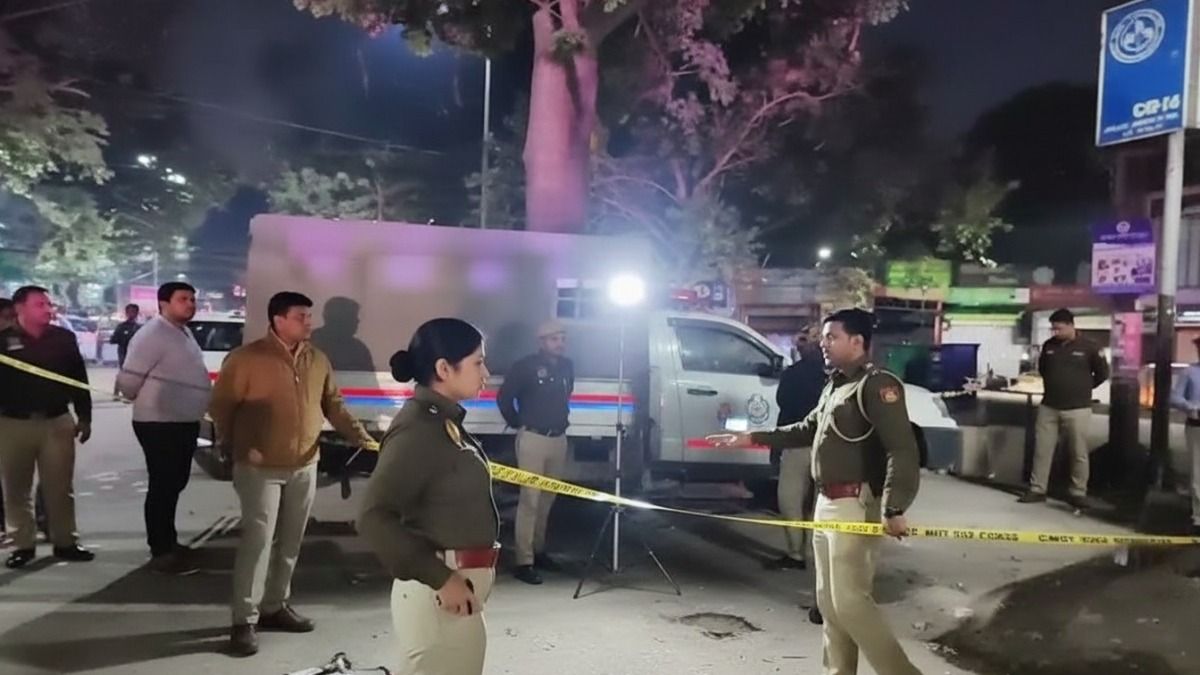 Shocking: दिल्ली में 17 साल के लड़के को CISF जवान ने गोली मारी, इसकी वजह क्या है?