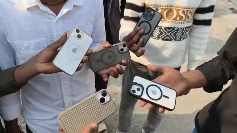 अब हर नए मोबाइल में होगा ‘संचार साथी’ ऐप, न कर पाएंगे डिलीट- न डिसेबल, क्या चाहती है सरकार NewsTak