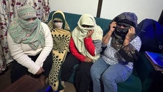 कंडोम, नगदी और सीसीटीवी… वाराणसी में स्पा सेंटर की आड़ में चल रहा था सेक्स रैकेट, भाजपा नेत्री का पति निकला फ्लैट का मालिक NewsTak