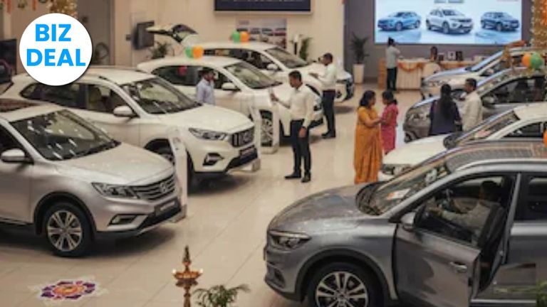 Bizz Deal: दिसंबर में SUV खरीदने का बढ़िया मौका! इन कारों पर मिल रही 3 लाख तक की बंपर छूट Bumper opportunity to buy an SUV in December!