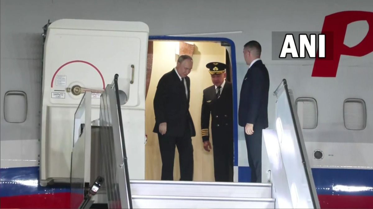 भारत पहुंचे रूस के राष्ट्रपति व्लादिमीर पुतिन, पीएम नरेंद्र मोदी ने गले लगाकर किया वेलकम, जानें उनका पूरा शेड्यूल
