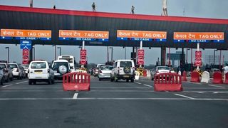 बिहार में सांसद, विधायक समेत VVIP गाड़ियों पर नहीं लगेगा टोल टैक्स, जानिए क्यों दी गई ये बड़ी छूट? NewsTak