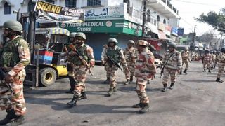 हल्द्वानी बनभूलपुरा विवाद पर बुधावर को सुप्रीम कोर्ट में होगी सुनवाई, शहर में भारी पुलिस बल तैनात, जानें क्या है पूरा मामला NewsTak