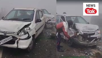 A major accident occurred in Muzaffarnagar due to dense fog, involving a collision of several vehicles. NewsTak
