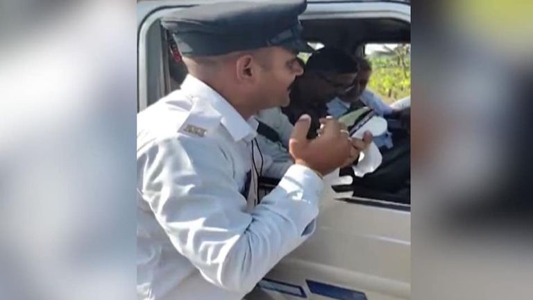 ‘तुम्हारा बेटा रेप केस में फंसा है’, MP में 3 साल के बच्चे के पिता को आया ठग का कॉल...कॉन्स्टेबल ने गजब तरीके से सिचुएशन संभाली burhanpur