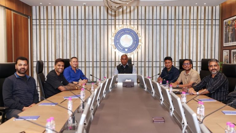 T20 World Cup के लिए टीम इंडिया का ऐलान! सूर्या कप्तान, शुभमन गिल बाहर, अक्षर पटेल को बनाया गया उप-कप्तान T20 World Cup 2026