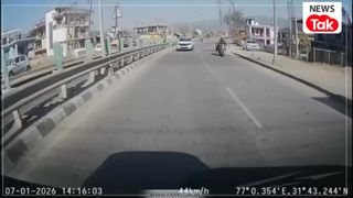 मंडी में तेज रफ्तार का कहर, तीन कारों की टक्कर, डैशकैम में रिकॉर्ड हुआ खौफनाक वीडियो NewsTak