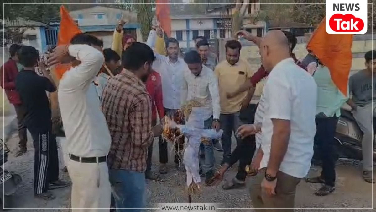 स्कूल के प्रश्न पत्र पर विवाद  