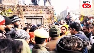 मेरठ में दबंगों ने दलित युवती को अगवा कर उसकी मां पर किया जानलेवा हमला? महिला की मौत के बाद गांव में मचा बवाल, भारी पुलिस बल तैनात NewsTak