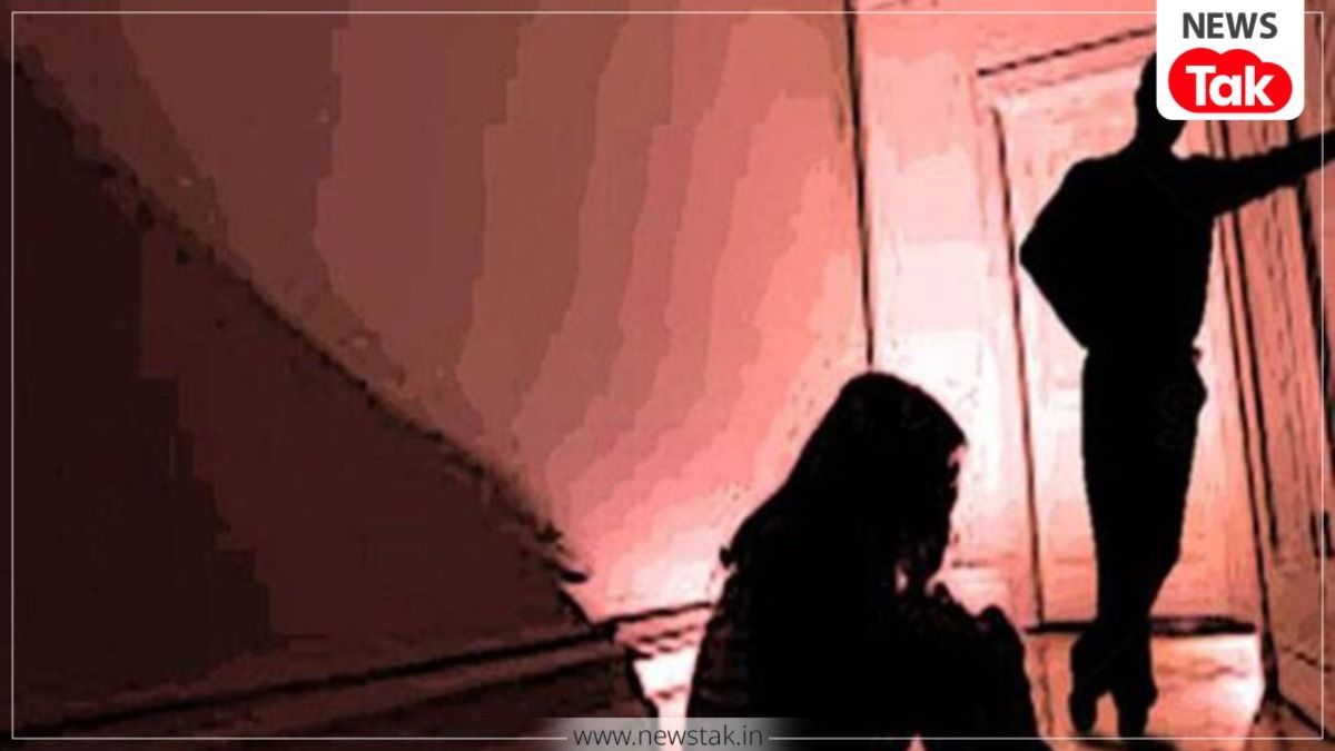 छुट्टी काटी, बदतमीजी की और पेट में मारा लात-घूसा, छत्तीसगढ़ में 9 महीने की गर्भवती शिक्षिका से स्कूल में मारपीट का आरोप