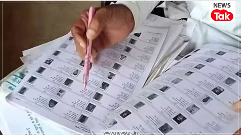 कहना क्या चाहते हैं अखिलेश? SIR से उन्हें फायदा हो रहा है या नुकसान? UP SIR draft voter list