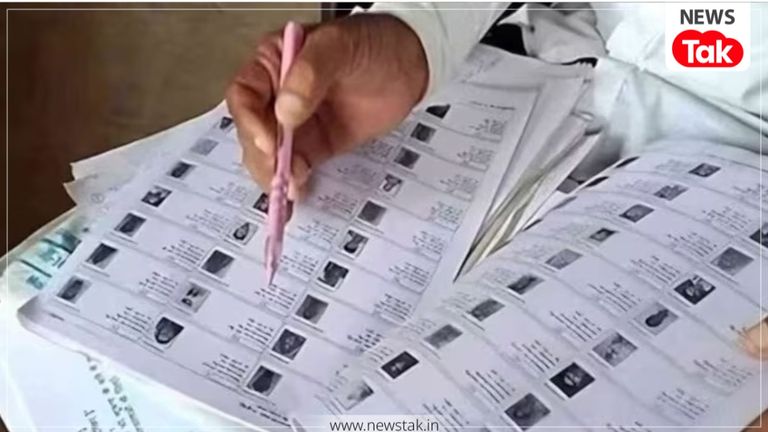 कहना क्या चाहते हैं अखिलेश? SIR से उन्हें फायदा हो रहा है या नुकसान? UP SIR draft voter list