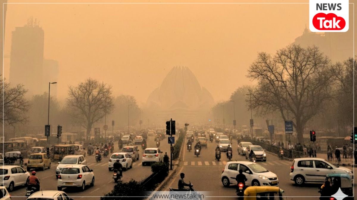 Delhi Weather Update: जहरीली हवा से जूझ रही दिल्ली को राहत के लिए राहतभरी खबर... इस तारीख से हो सकती है बारिश
