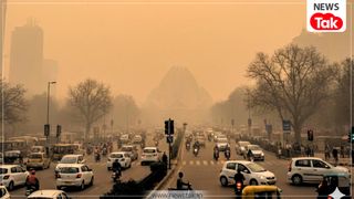 Delhi Weather Update: जहरीली हवा से जूझ रही दिल्ली को राहत के लिए राहतभरी खबर... इस तारीख से हो सकती है बारिश NewsTak