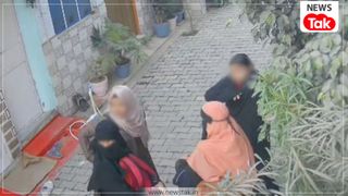'पहन लो..अच्छी लगोगी', मुरादाबाद में 12वीं की छात्रा को 5 लड़कियों ने जबरन बुर्का पहनाया, CCTV में रिकॉर्ड हुई पूरी बातचीत! NewsTak