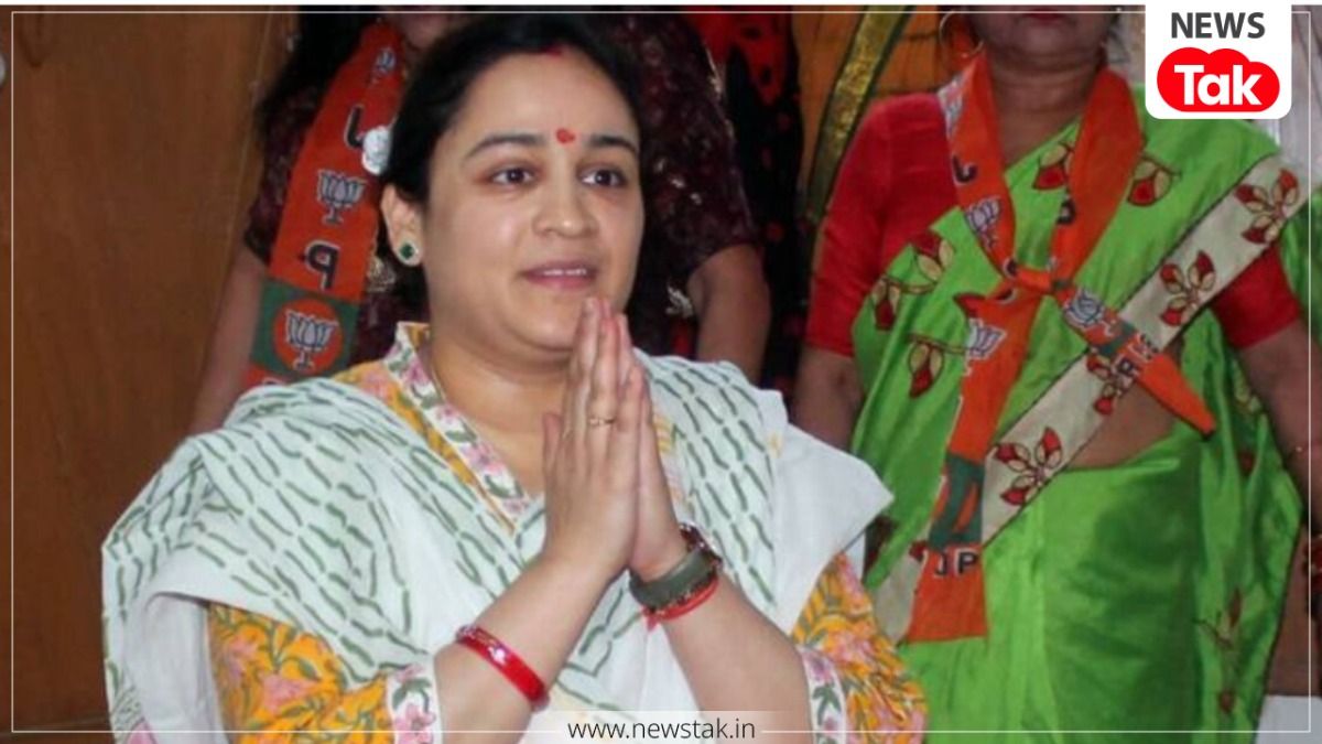 तलाक की खबराें के बीच हरिद्वार पहुंची अपर्णा यादव, गलत समय पर फोटो क्लिक करने पर भड़कीं, वीडियो वायरल