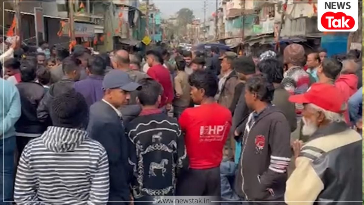 इंदौर में दूषित पानी का कहर: 27वीं मौत के बाद सड़क पर उतरा गुस्सा, शव रखकर चक्काजाम, न्याय की गुहार